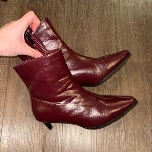 Women's Pointed Toe Ankle Boots in Burgundy